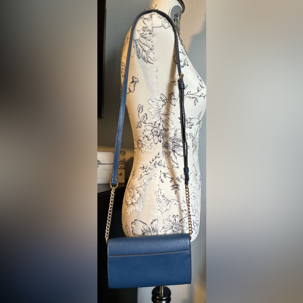 Michael Kors Jet Set Travel Multifunction Crossbody Bag (NWOT)